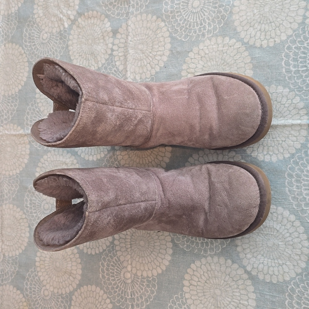 UGG tan suede boots size 8 - Picture 4 of 6